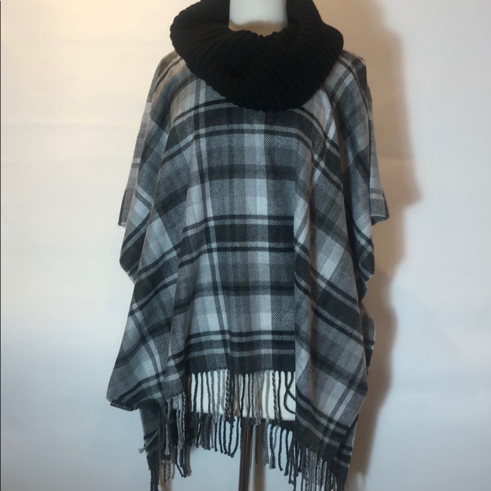 Frass Pull Over Cowl Neck Poncho